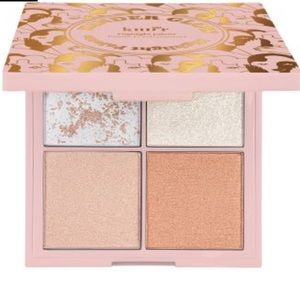 KNDR BEAUTY
Kinder Glow Highlight Palette